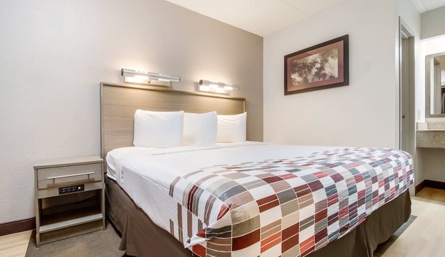 Red Roof Inn Detroit - Farmington Hills