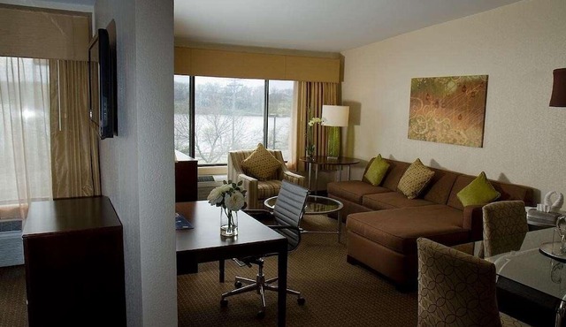 Antioch Inn & Suites Near Gurnee