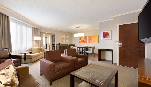 Embassy Suites by Hilton Chicago North Shore Deerfield