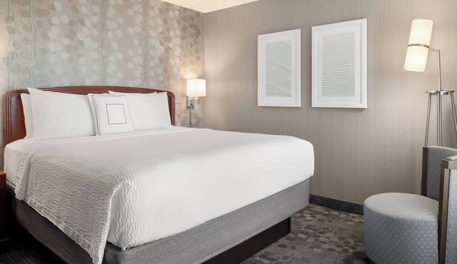 Courtyard by Marriott Chicago Bloomingdale