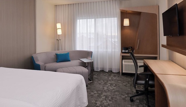 Courtyard by Marriott Toledo North