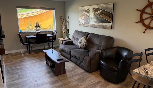 CONDO 4-Luxury Loft Retreat in Downtown Sister Bay.