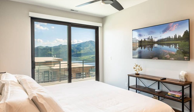 Stunning Contemporary, Lake and Slope Views, Close to Historic Main Street and World Class Resorts! in Hideout