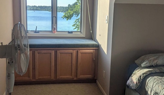 Cozy lake front apartment on Waldron Lake for weekly or weekend getaways.