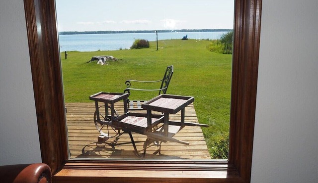 Malabar Cove - LAKEFRONT, QUIET, & RELAXING! INCLUDES A/C AND KAYAKS!