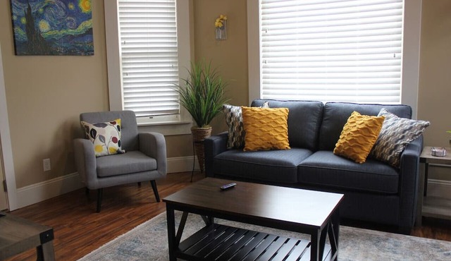 131 Cedar 3 · Charming 2BR Luxury Apartment in Downtown Kalamazoo