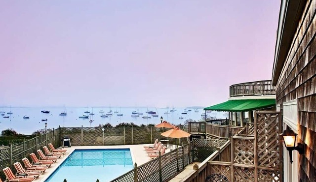 Wyndham Bay Voyage Inn | 1BR/1BA Queen Suite in Jamestown
