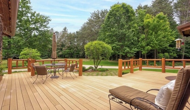 The perfect den surrounded by natures beauty to enjoy with your loved ones!