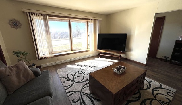 Cheerful 3 bedroom home North side of Manitowoc