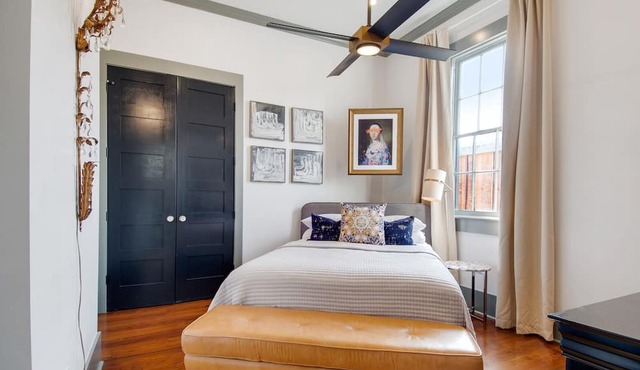 Luxury 5 BR, easy stroll to best of Magazine, minutes from French Quarter