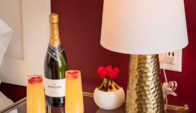 Romantic Escape | Cozy Fire | Coffee & Dining