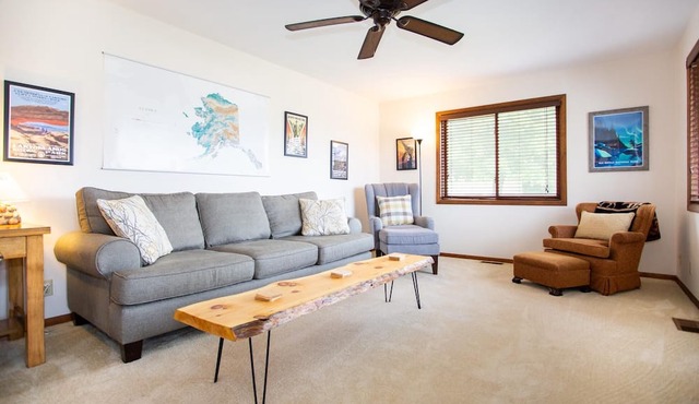 Carter's Cottage - 2BR/2BA cottage in Grand Marais walking distance to downtown