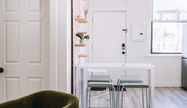 The Neighborhood Hotel - Lincoln Park 403 - Two Bedroom in Chicago