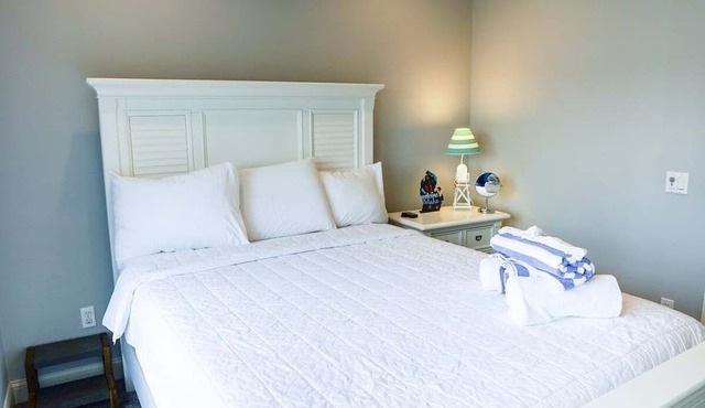 Marina View Condo w/Pool Access