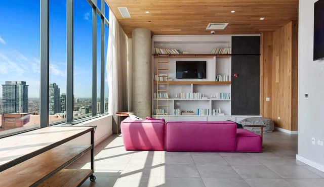 5-Star Gold Coast Experience in a Luxe 2BR Retreat