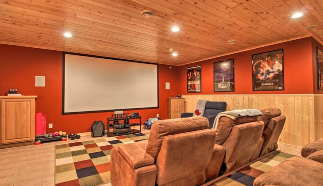 Cabin w/Fire Pit & Movie Room, 1 Mi to Lake
