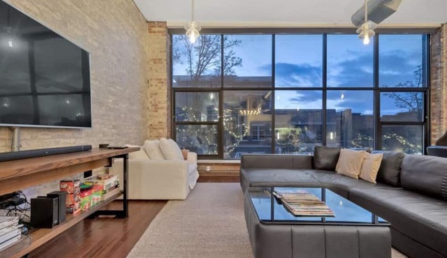 Downtown Luxury Traverse City Loft Union/State St