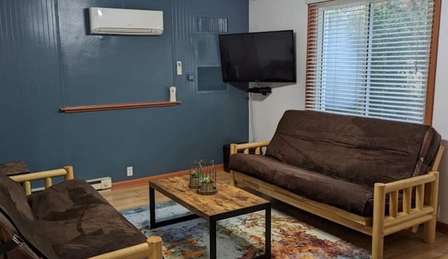 Cottage - Williamsburg Pet-Friendly Getaway – Heated Pool, Free Game Room in Williamsburg