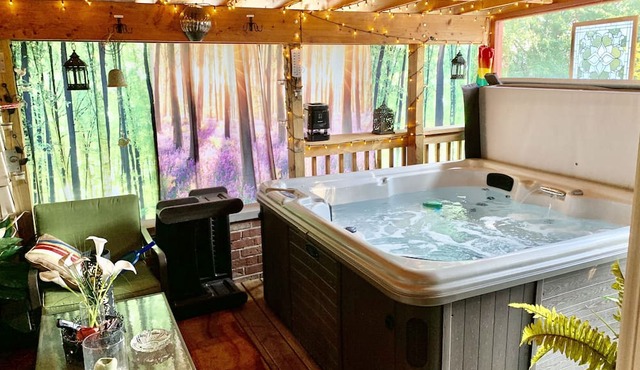 “The Executive” PRIVATE BEDROOM and Bathroom in our Home with use of the Hot tub