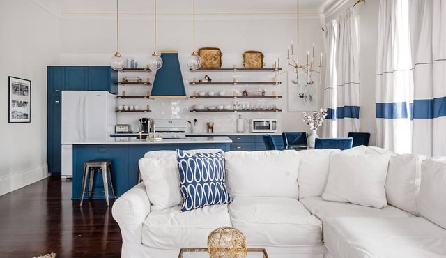 Re-imagined Chic 2 Bedroom Treme Condo, blocks from French Quarter!