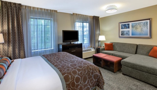 Great Location! Comfortable Studio Suite | Pool Access