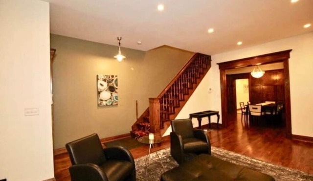 Gorgeous Wrigley Greystone in Chicago
