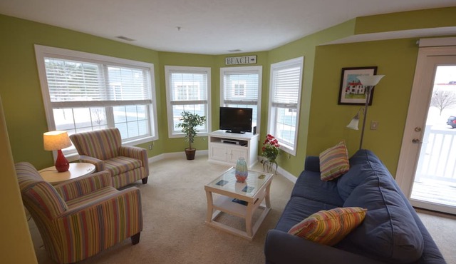 Downtown Traverse City condo. Walk to everything. Air conditioning.