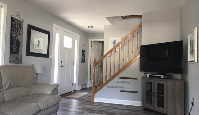River Front & Lake View - Don't miss this ideal year round getaway! in Indian River