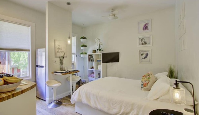 Midtown Gem | Steps to Music, Art & Local Vibe