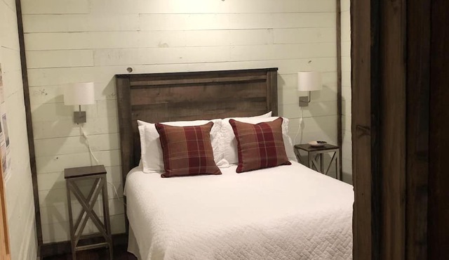 3br2bath farmhouse 7min d'town Mem ❤️1 pet free 2nd pet considered for fee