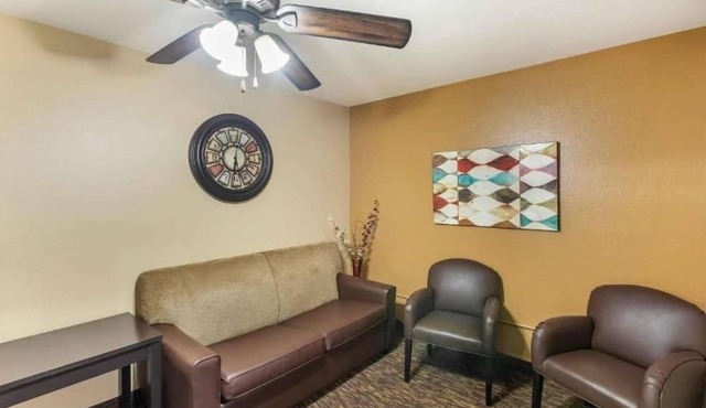2 Queen Beds | Smoking, Kitchen