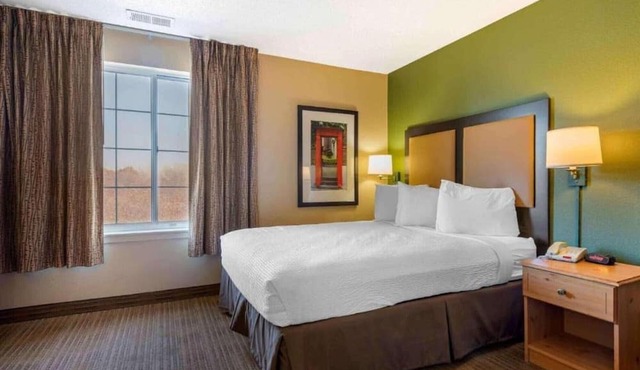 1 Queen Bed | Non-Smoking, Kitchen