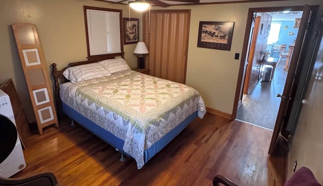 Kick back and enjoy the country life in beautiful Derby, Indiana