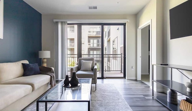Landing | Amazing 1BD, Gym, Courtyard