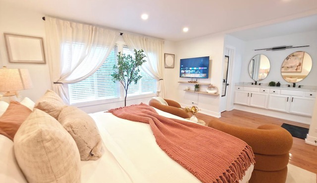 Private Nature Retreat | King Suite, 2.5 Baths | Near Navy Base & Six Flags