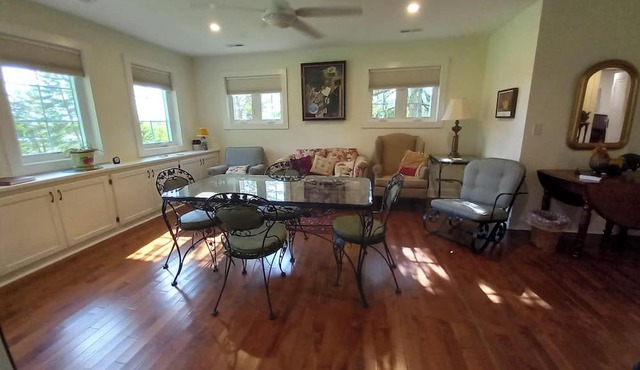 Stobbs Cottage - Granville Area Cottage with Generous Amenities. in Granville