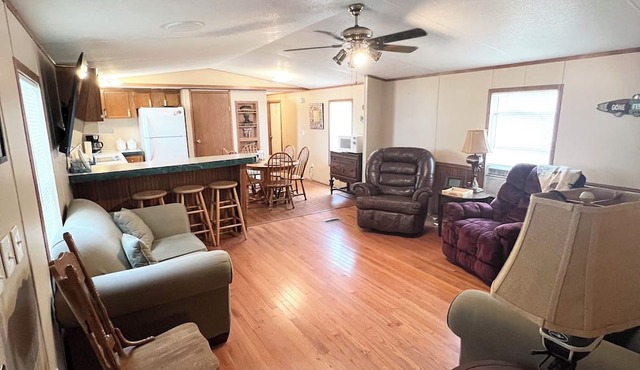 Eagle Lake Escape - lakefront - private lot in Vicksburg
