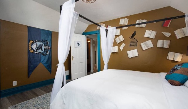 Whimsical Magic Renovated Home - Walk to Downtown from Atlantic St.
