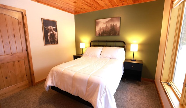 Charming lodge with 3 bedrooms, 2 bathrooms and amenities
