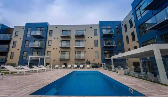 The W Loft Spacious 2 Bed Private Pool and Gym