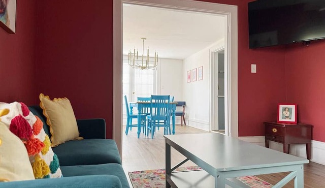 Birthday Suite/1 BD/1BA Apt in Holiday House