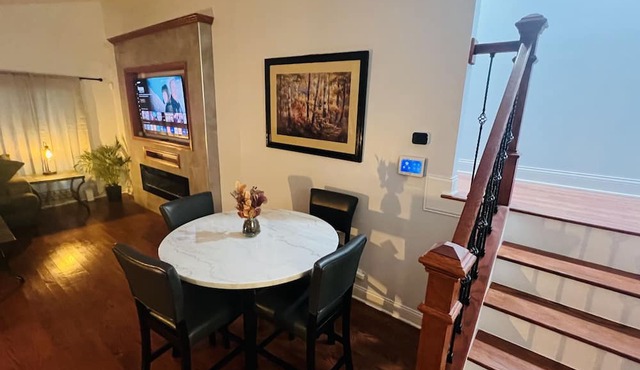 great home in Waukegan for navy graduate families close distance to navy base!