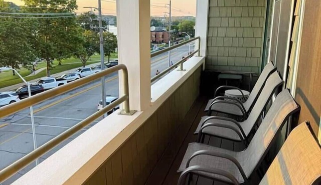 Channelside Getaway, Luxury Condo on Boardwalk