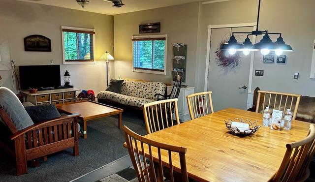 Odie's Cabin - A Northwoods Get Away in Spooner