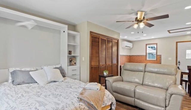Unique Downtown Studio | Jacuzzi Tub, Game Room Access