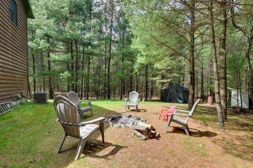 Short Walk to Lawrence Lake! Rustic Cabin w/Deck