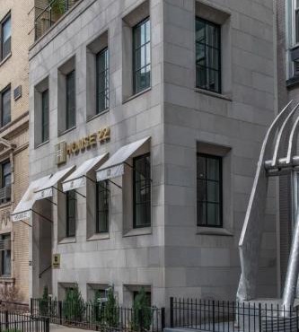 Stunning Gold Coast Home 12BD 6BA & Rooftop Patio
