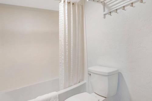 Fairway Inn and Suites, an Ascend Collection Hotel