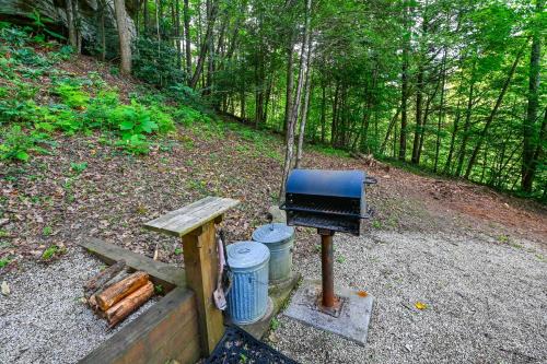 Beautiful Wood Cabin in Red River Gorge in Rogers