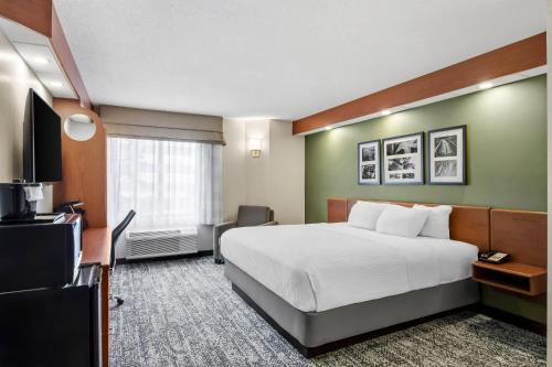 Sleep Inn & Suites Bay View Acme - Traverse City